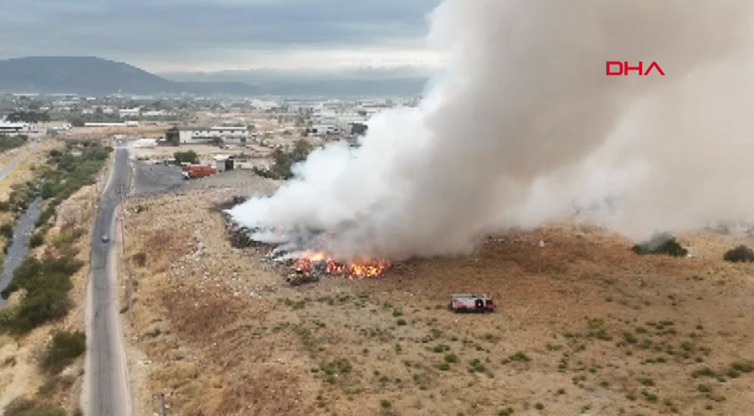 İzmir'de çöp transfer merkezinde yangın!