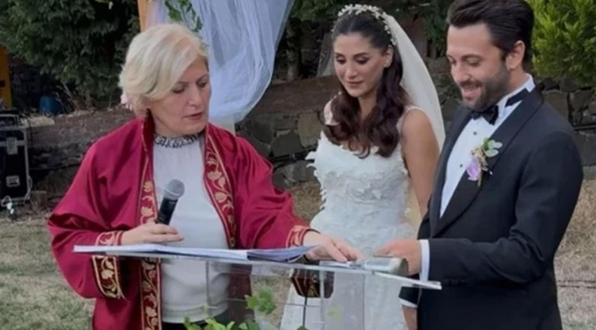 14 yıllık arkadaşıyla apar topar evlenmişti! Sitare Akbaş hamilelik iddiasını karnını göstererek yanıt verdi