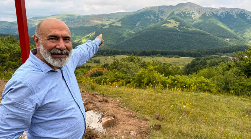 Alpler'i andıran doğasıyla Cimban Yaylası misafirlerine kartpostallık manzaralar sunuyor