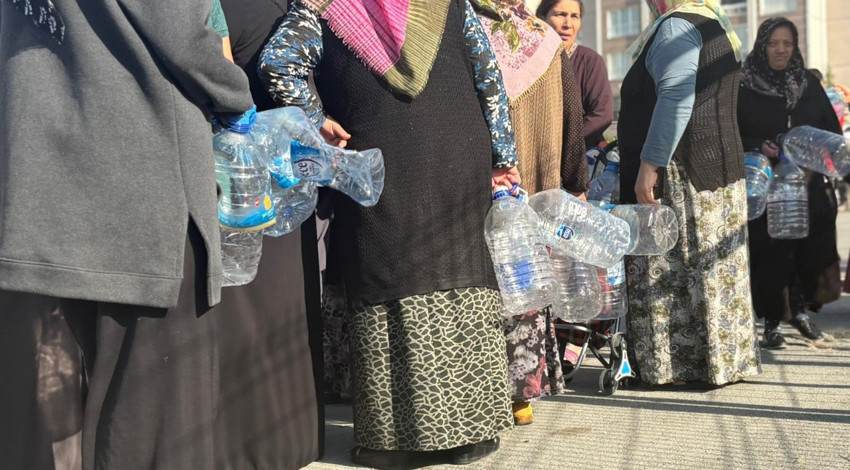 Başkentte su krizi! Bidonunu alan kuyruğa girdi: "3 gündür sular akmıyor"