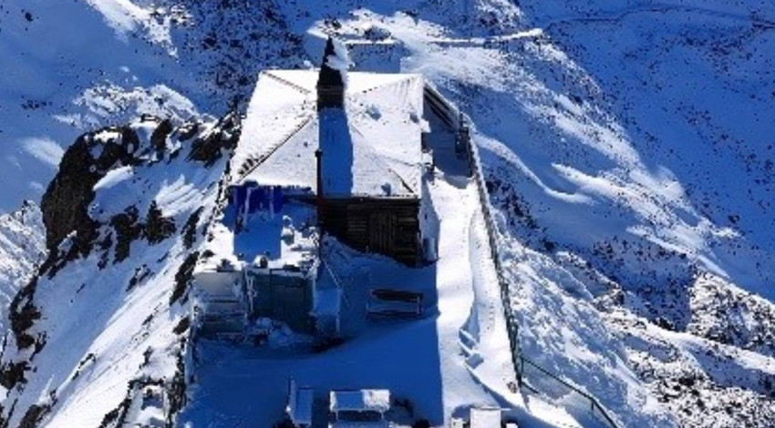 Trabzon’da aynı karede iki mevsim bir araya geldi! Ortaya kartpostallık görüntüler çıktı