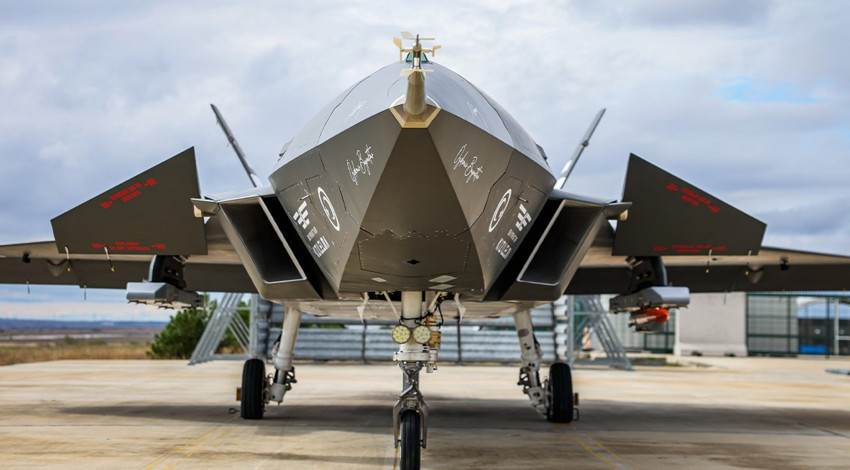 Havacılık tarihinde ilklere imza attı... Bayraktar Kızılelma'dan ilk atışta tam isabet! O görüntüler paylaşıldı