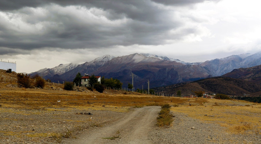 Konya Anamas Dağı'nda kar zirveyi gizledi! Manzara ise nefes kesti