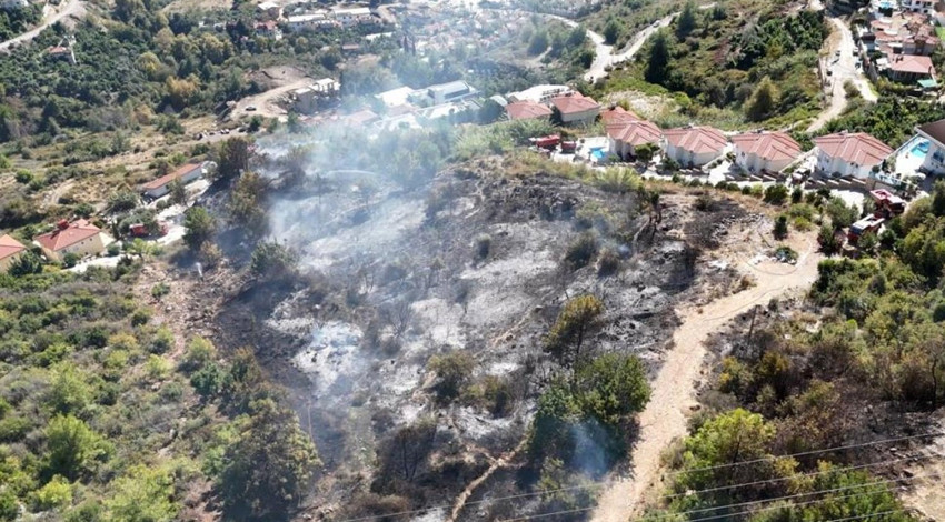 Antalya'nın Alanya ilçesinde korkutan yangın