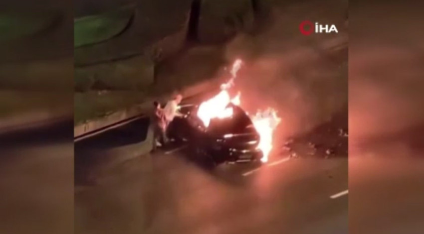 Elektrikli araç alev aldı, sürücü yanarak hayatını kaybetti!