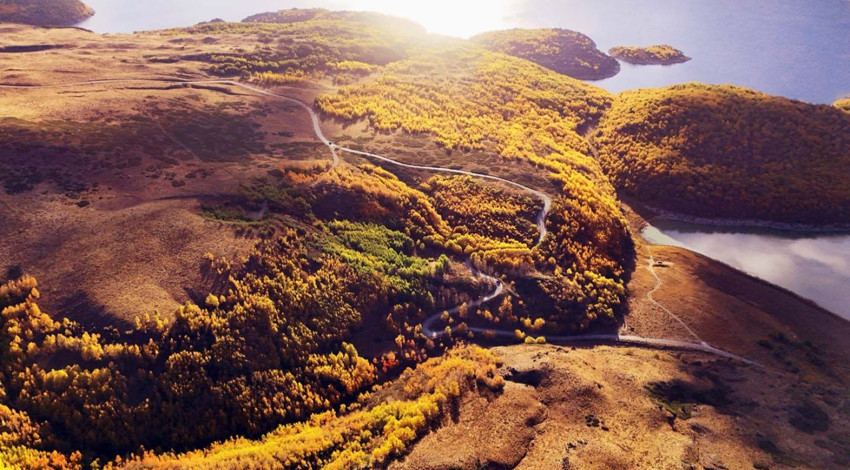 Dağların kalbinde renk şöleni! Nemrut’ta sonbahar zamanı görenleri büyülüyor