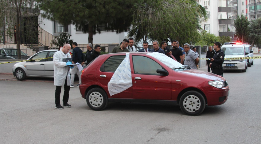 Otomobilde sır ölüm! Vücudundaki izler dikkat çekti