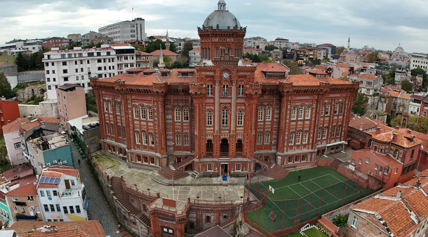 Depreme dayanıksız çıktı! MEB 571 yıllık Fener Rum Okulu'na süre verdi