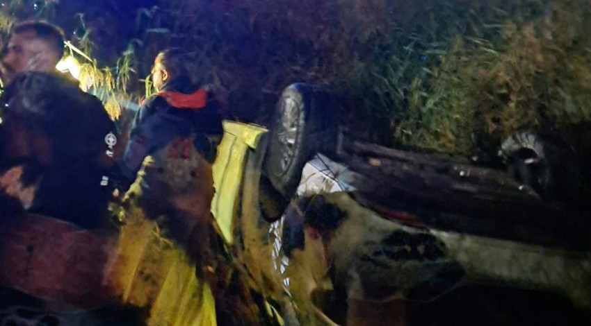 Kaçak göçmenleri taşıyan otomobil nehre uçtu: 9 yaralı