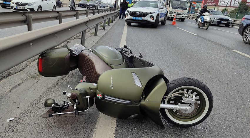 Küçükçekmece D-100 yan yolda feci kaza! 1 ölü, 1 ağır yaralı