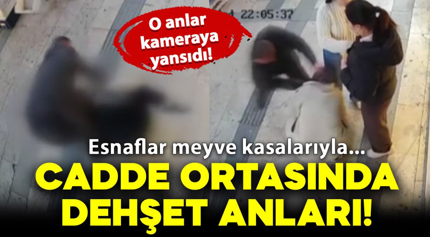 Cadde ortasında dehşet! Birden bıçakla saldırdı: O anlar kameraya yansıdı