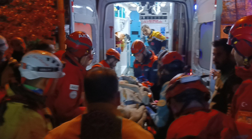 Doğa yürüyüşü felaketle bitti! Ölü ve yaralı var