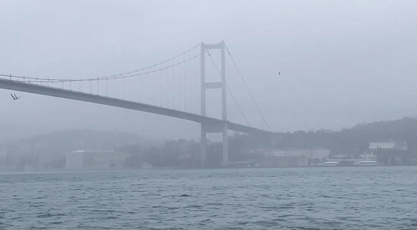 İstanbul Boğazı sis nedeniyle gemi trafiğine kapatıldı
