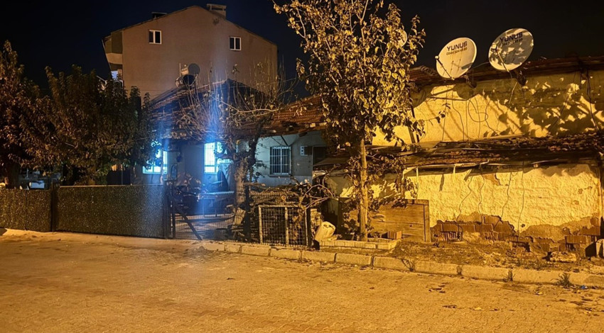 Tüfekle oynayan çocuk kız arkadaşını öldürdü!