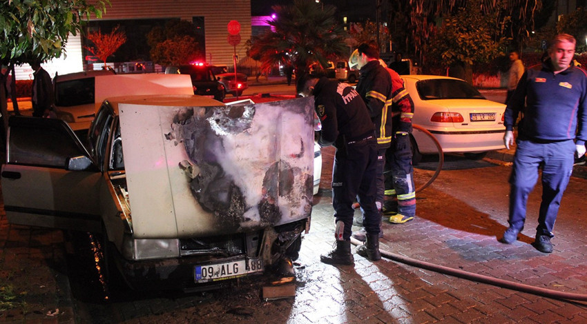 Park halindeki otomobil küle döndü