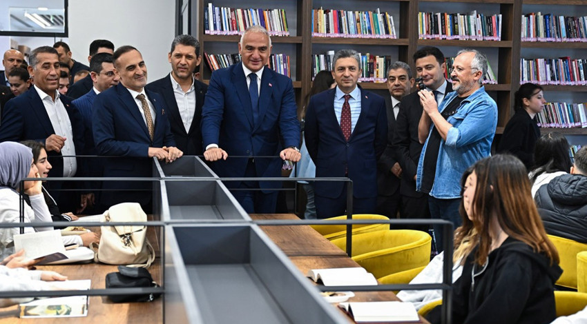 Bakan Ersoy açıkladı! Kütüphanelerde hedef 39 milyonun üstünde