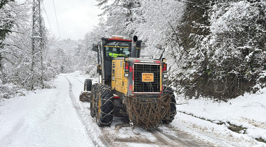 Bartın'da kar yağışı nedeniyle 43 köy yolu ulaşıma kapandı