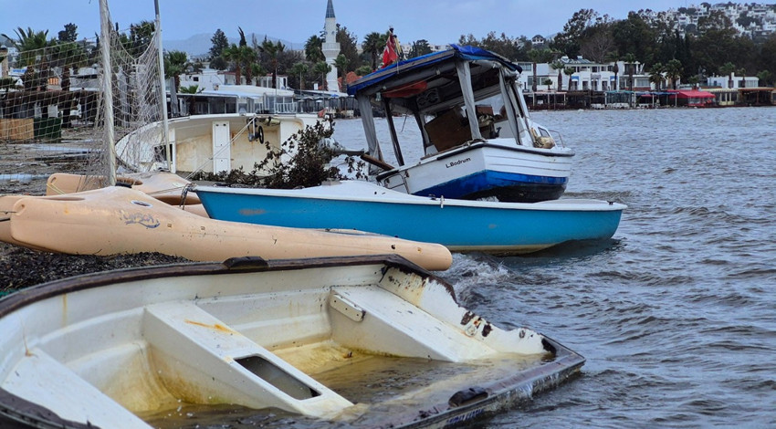 Bodrum'da fırtına: Tekneler sürüklendi