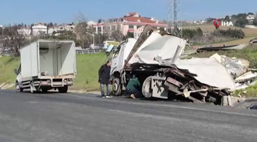 Büyükçekmece'de 8 ton hamsi taşıyan kamyon takla attı: O anlar kamerada