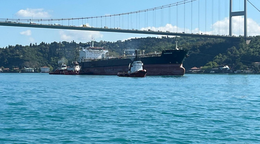 İstanbul Boğazı'nda gemi trafiği çift yönlü askıya alındı