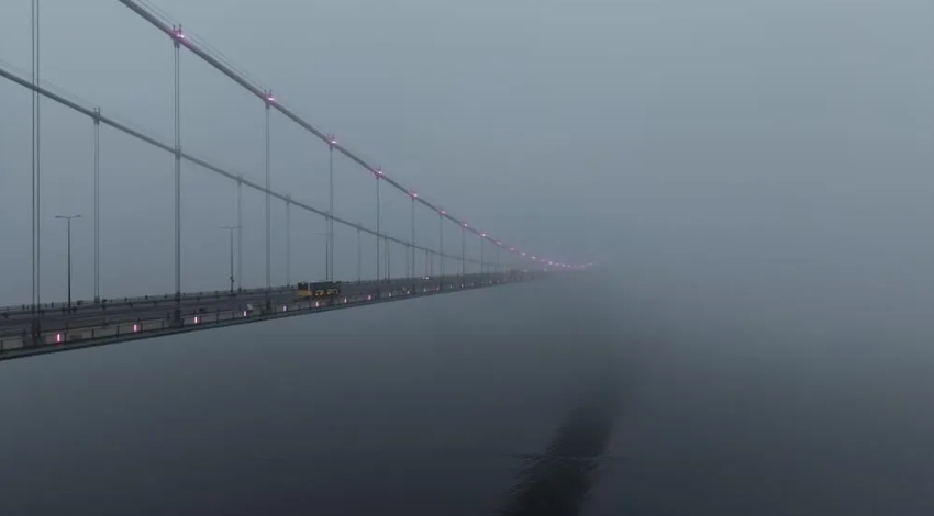İstanbul'da sis etkili oldu, görüş mesafesi düştü: Sürücüler zor anlar yaşadı - Resim : 1