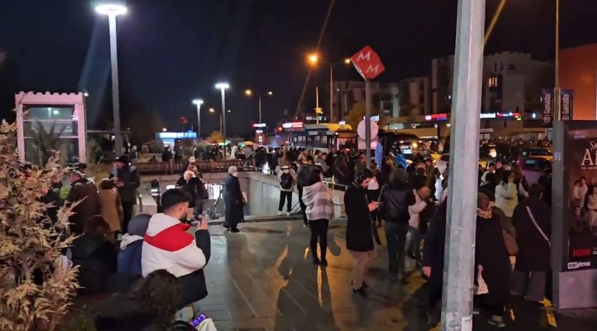 Ankara'da korkutan olay! Batıkent metro durağında yangın çıktı - Resim : 1