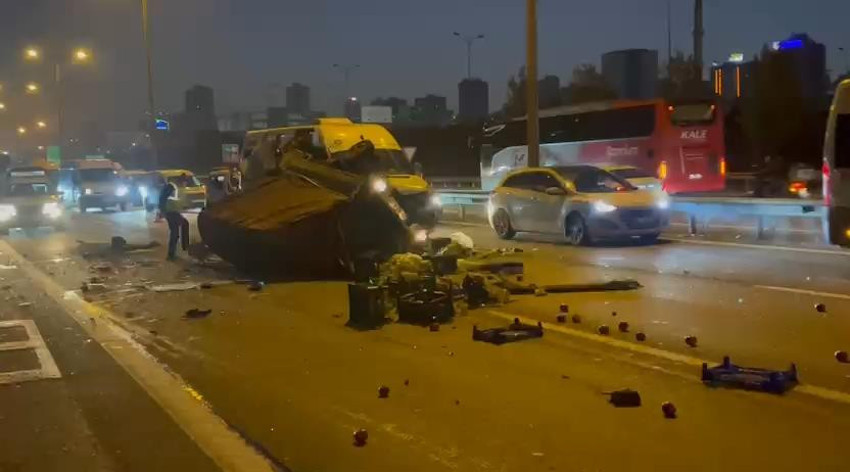 TEM Otoyolu'nda zincirleme kaza; trafik yoğunluğu oluştu - Resim : 1