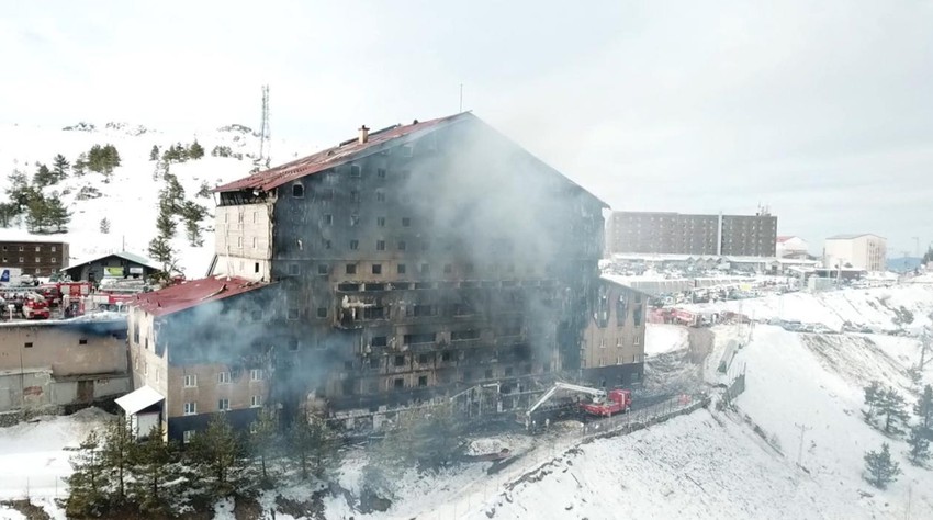 Kartalkaya'da facianın yaşandığı otelin çalışanından şoke eden iddia: "Rahat sigara içilsin diye.." - Resim : 3