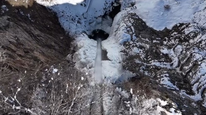 Bitlis'in karla kaplanan ilçesi havadan görüntülendi. Doğal güzelliği  hayran bıraktı - Resim : 1