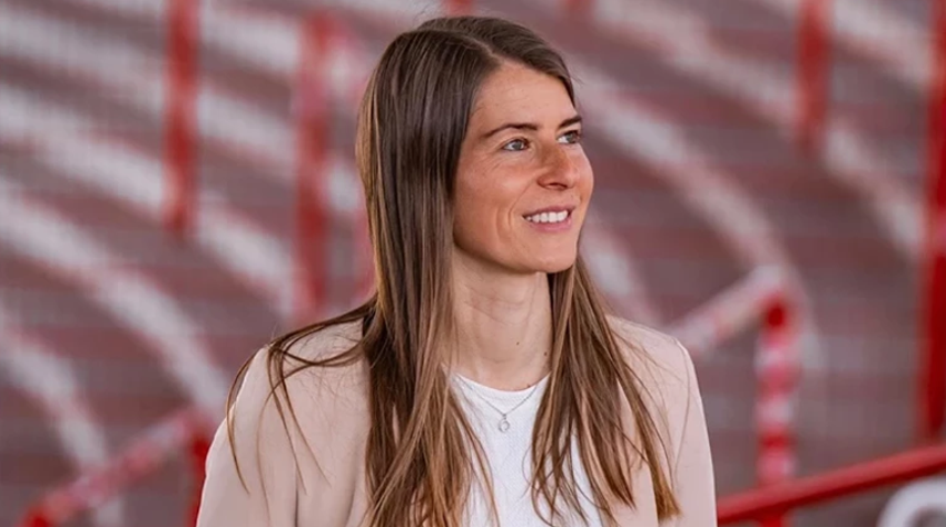 Futbol dünyasında tarihi karar! İlk kadın teknik direktör resmen açıklandı - Resim : 1