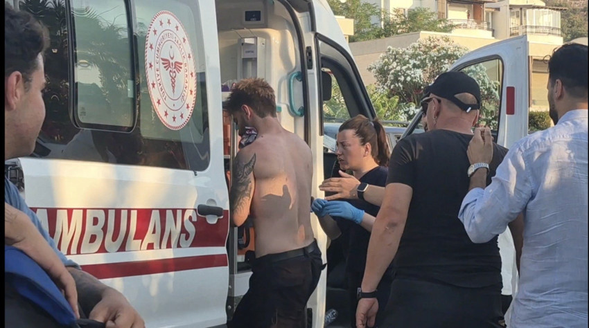 Bodrum'da dehşet! Dizi seti ile market çalışanları arasında kavga! Boğazından bıçakladı - Resim : 2