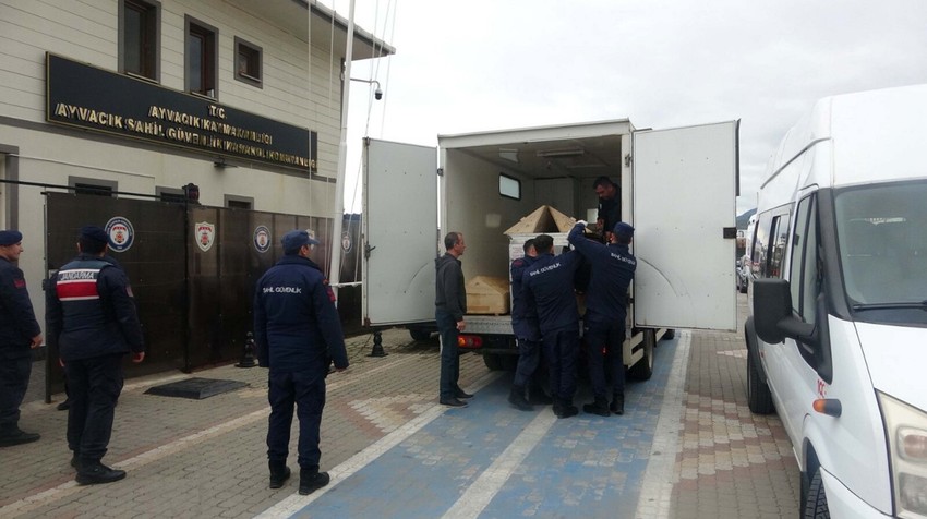 Çanakkale açıklarında can pazarı! Göçmen botu battı; Çok sayıda ölü var - Resim : 1