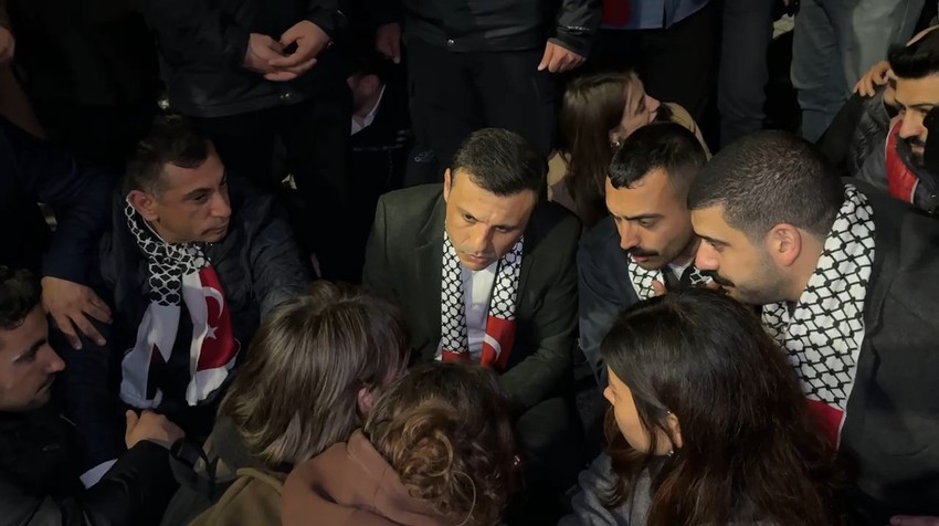 Beyoğlu İstiklal Caddesi'nde izinsiz Filistin'e destek gösterisinde arbede yaşandı! - Resim : 2