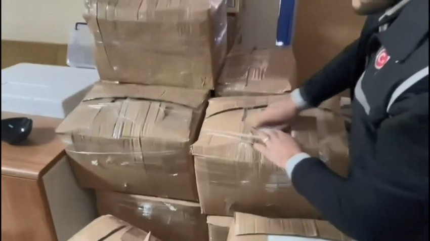 İstanbul'da kaçak ilaç operasyonu! 400 milyon liralık ilaç ele geçirildi: 3 gözaltı - Resim : 2