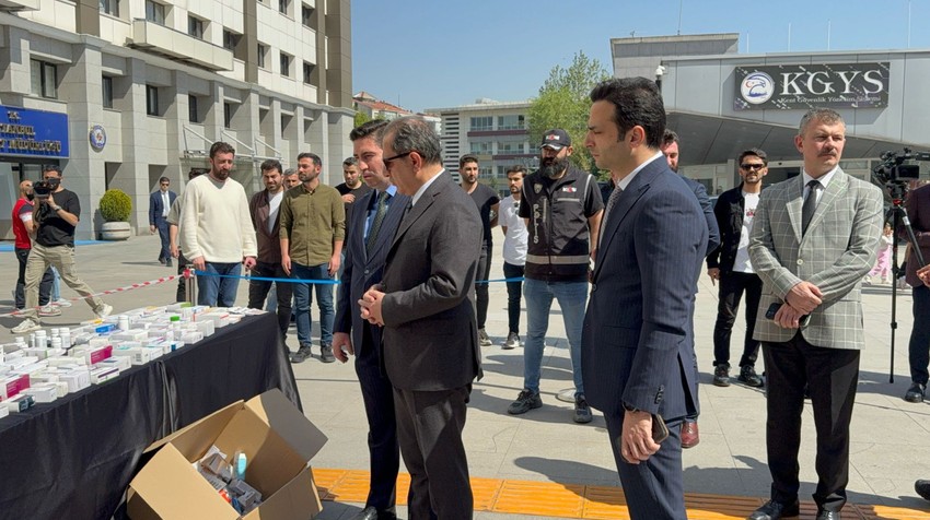 İstanbul'da kaçak ilaç operasyonu! 400 milyon liralık ilaç ele geçirildi: 3 gözaltı - Resim : 3