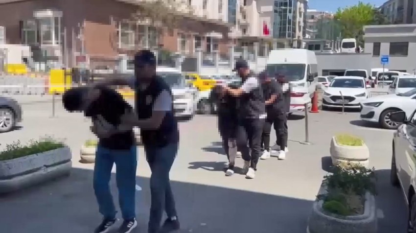 İstanbul'da yasadışı bahis çetesine 'Finans Evi' baskını! Çok sayıda dijital materyale el konuldu: 4 tutuklama - Resim : 4