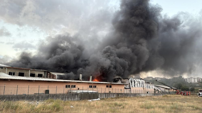 Arnavutköy'de fabrika yangını! Zaman zaman patlama sesleri duyuldu - Resim : 4