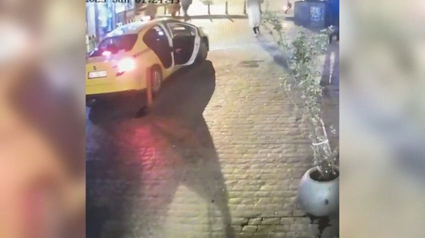 Beyoğlu'nda yere düşen telefonu alıp kaçan şüpheli kamerada! - Resim : 2