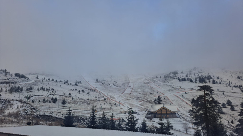 Bolu'nun yüksek kesimlerine kar yağdı - Resim : 1