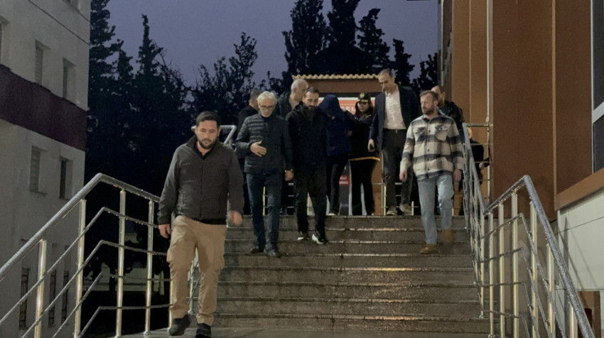 Güllü'nün kızı Tuğyan Ülkem Gülter annesini öldürmekten tutuklandı! - Resim : 5