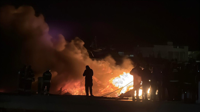 Bodrum'da marinada yangın! Milyonluk motoryatlar alev alev yanıyor - Resim : 1