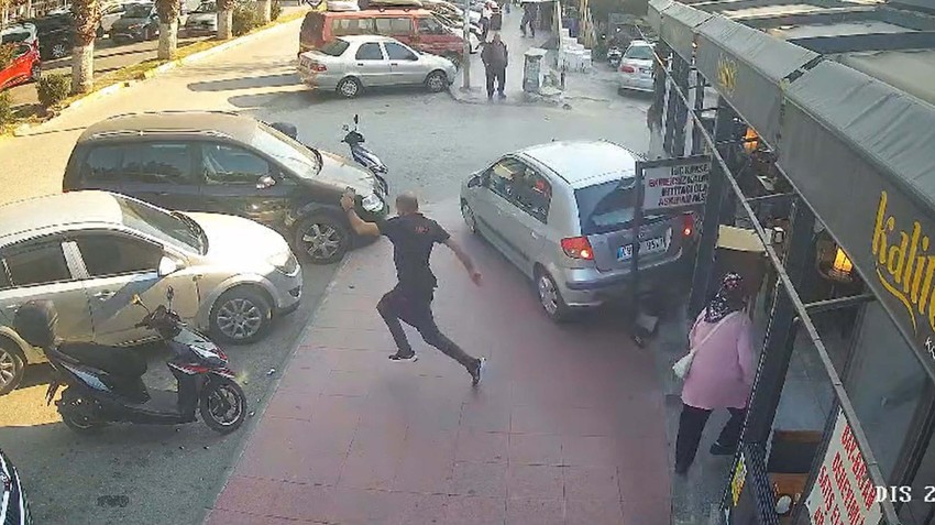 Aydın'da otomobil, kafeye girdi! Müşterileri altına alıp sürükledi: O dehşet anları kamerada - Resim : 3