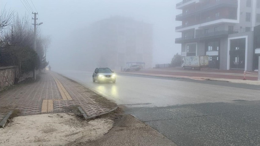 Kastamonu'da hava sıcaklığı düştükten sonra geceden itibaren etkili oldu. Sabah saatlerinde ulaşımı olumsuz etkiledi - Resim : 1