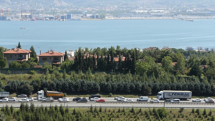 Otoyollarda bayram yoğunluğu başladı