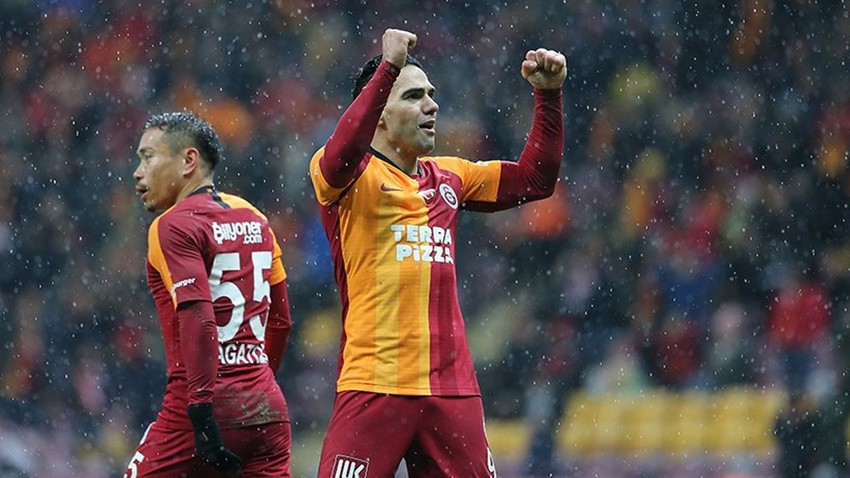 Galatasaray - Antalyaspor: 5-0 maç sonucu