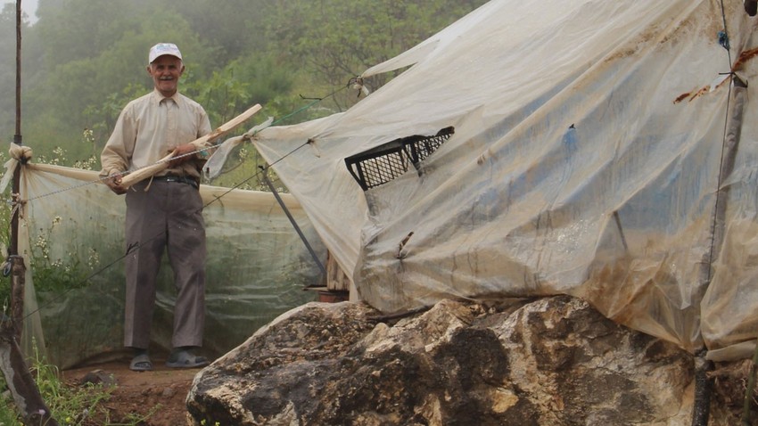 İnsanlara kızdı, dağlarda yaşamaya başladı