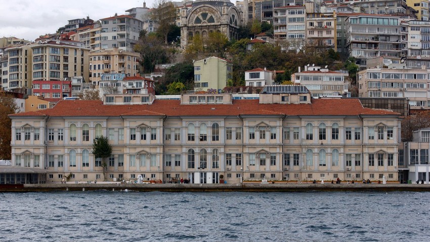 Dekandan kendi fakültesindeki bölüme görülmemiş suçlama: Geleneksel Türk sanatlarına 'yobazlık' dedi