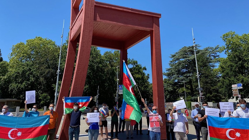 BM önünde Ermenistan protestosu