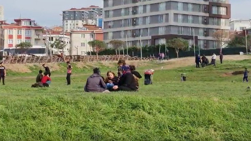 Sokağa çıkma yasağını takan yok: Burası İstanbul!