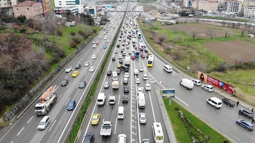 İstanbul'da kısıtlama öncesi ve kar yağışı sonrası trafik felç! İşte son durum